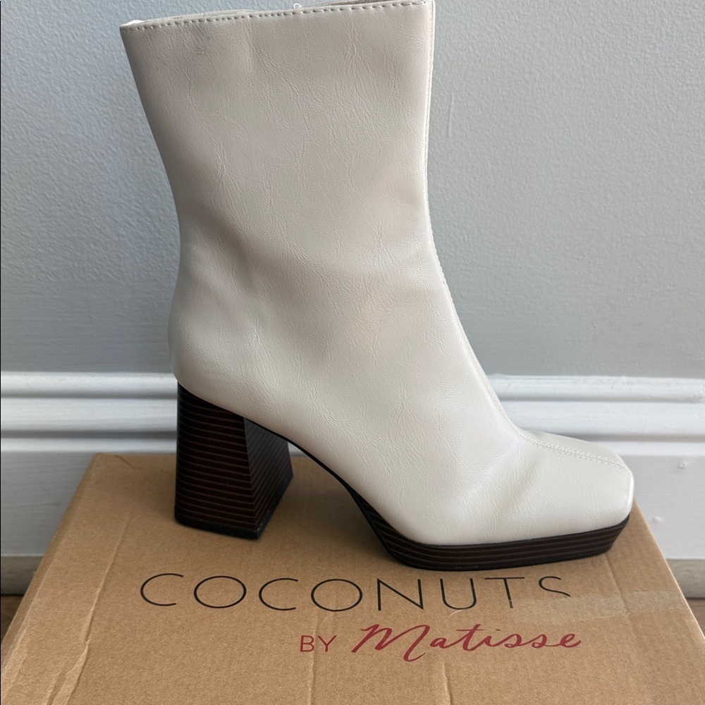 Coconuts by Matisse Cream Heeled Boots - Picture 4 of 4